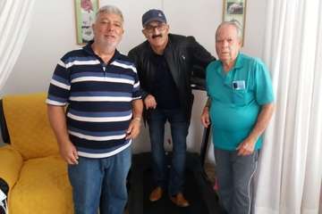 Donación de un vecino del Valle de Jinámar a la Asociación de Enfermos de Parkinson/ta.