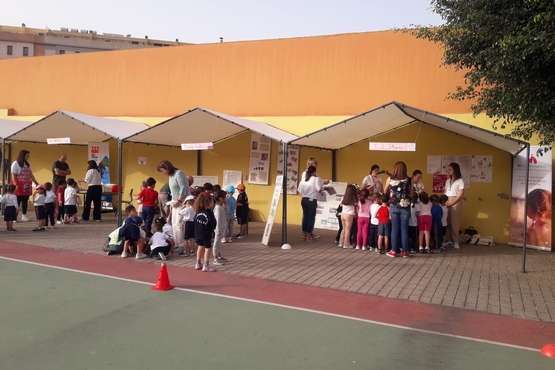 Éxito de la I Feria de Salud del Colegio San Juan de Telde/TA.