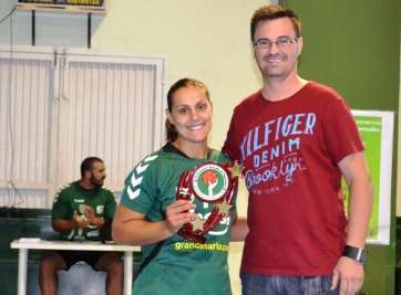 Momento de la entrega de trofeos (Foto TA)