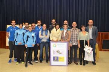 Foto de familia de los participantes en la charla (Foto TA)