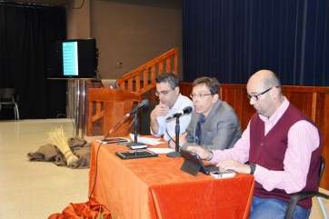 Momento de la presentación de la nueva app municipal (Foto TA)