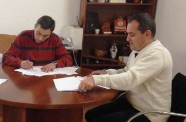 Momento de la firma (Foto TA)