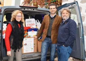 Momento de la entrega a la Parroquia de San Miguel (Foto TA)
