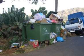 Imagen de unos contenedores de basura en Valsequillo (Foto TA)