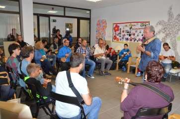 'El Colorao' este miércoles impartiendo el curso de timple en Valsequillo (Foto TA)