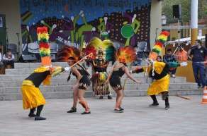 Momento de una actuación desarrollada en la pasada edición del Encuentro Intercultural, celebrada en La Barrera, en Valsequillo (Foto TA)