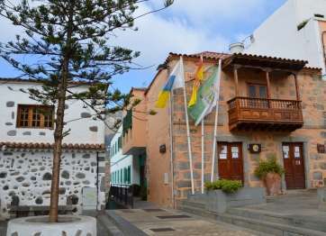 Fachada principal del Ayuntamiento de Valsequillo (Foto TA)