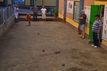 Imagen de uno de los juegos de Bola Canaria del Torneo San Miguel 2015 (Foto TA)