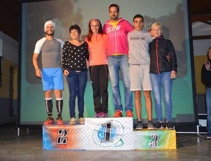 Imagen con los ganadores de la prueba (Foto TA)