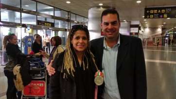 Marta Mangué, en una imagen de archivo junto al concejal de Deportes de Telde, Diego Ojeda (Foto TA)