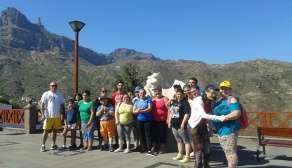 Foto de familia de usuarios del centro ocupacional (Foto TA)