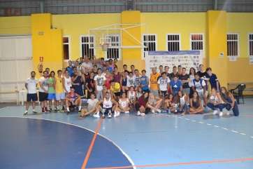Foto de familia de los participantes en el torneo (Foto TA)