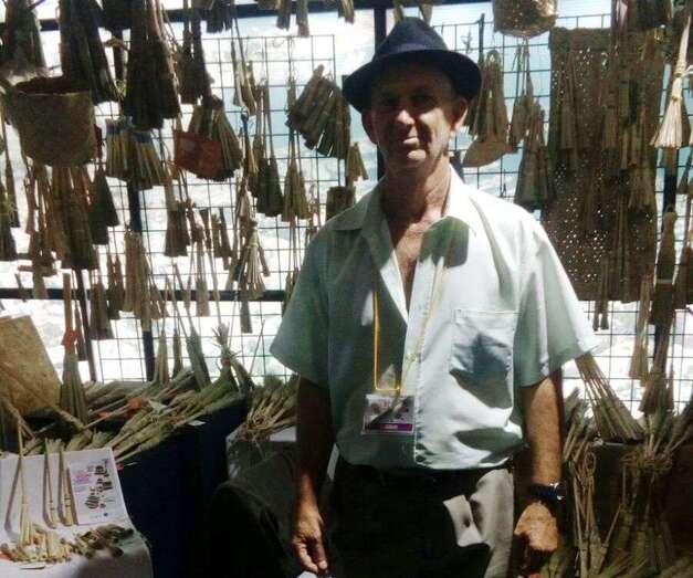 Uno de los artesanos de Valsequillo (Foto TA)