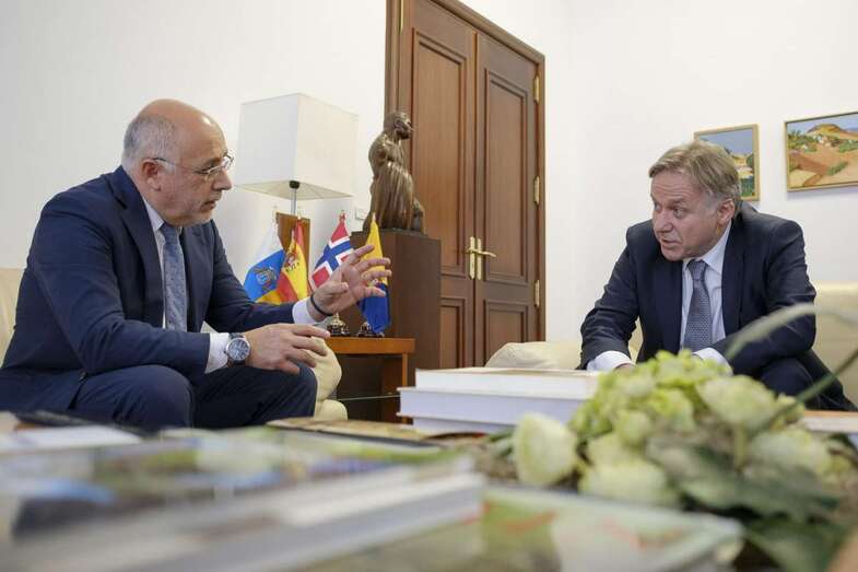 Reunión del presidente del Cabildo con el embajador noruego (Foto TA)