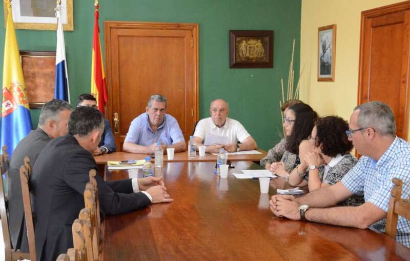 Imagen de la reunión con el consejero Francisco Trujillo (Foto TA)