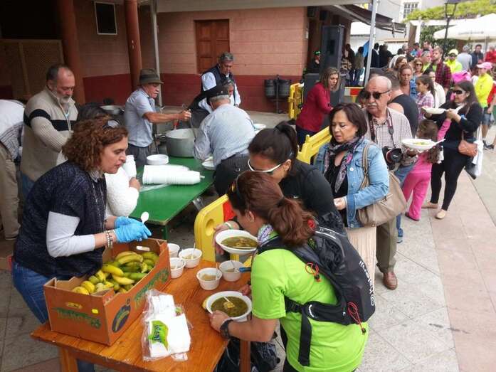La feria se celebró este domingo en la Plaza de Tifariti (Foto TA)