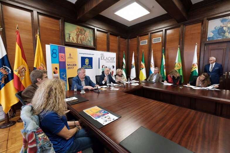 Presentación en el Cabildo del programa de actos (Foto TA)