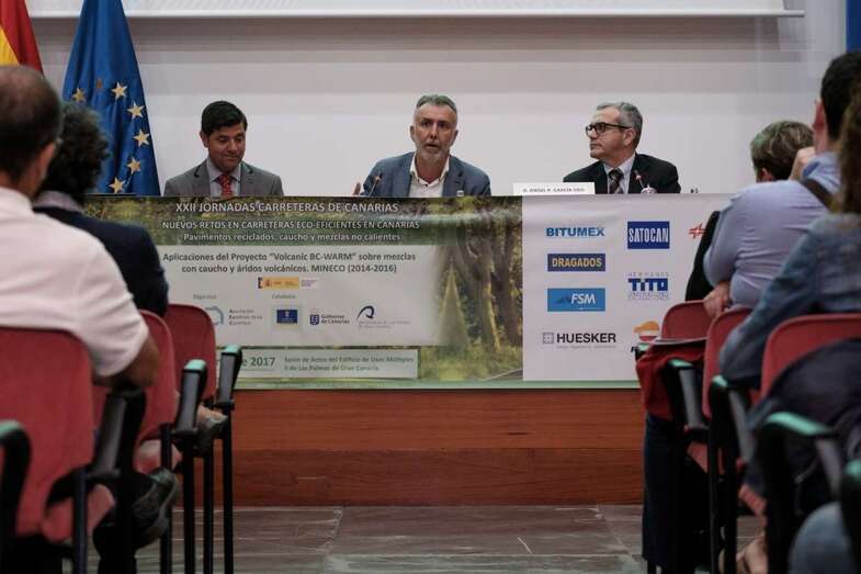 Torres desveló que el objetivo del Cabildo es utilizar mezclas asfálticas blandas en buena parte de la red viaria insular (Foto TA)
