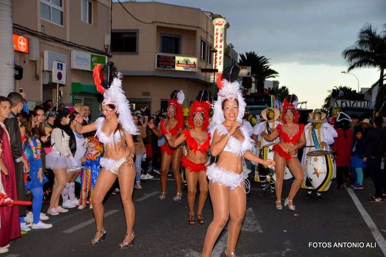 Comparsa por las calles de Vecindario (Foto TA)