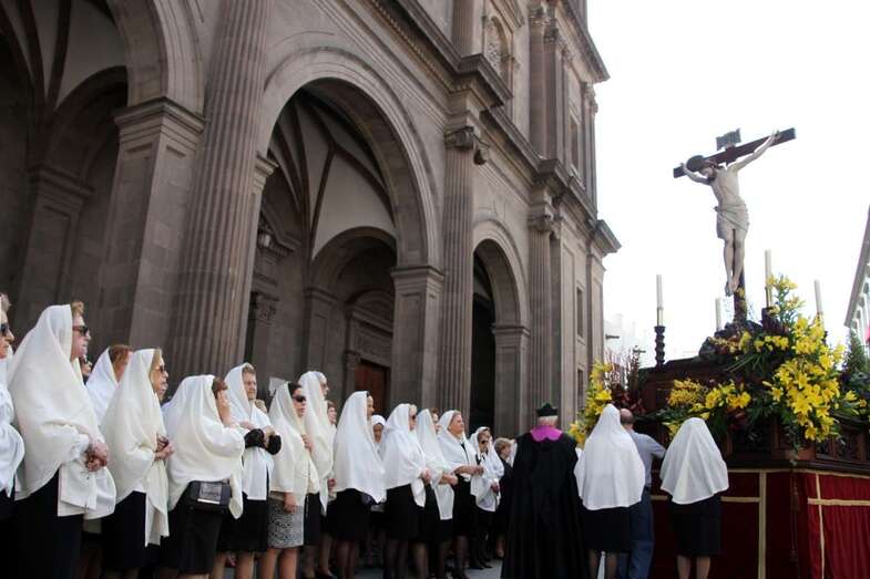 Momento de la procesión de este Viernes Santo en Vegueta (Foto Jesús Ruiz Mesa)