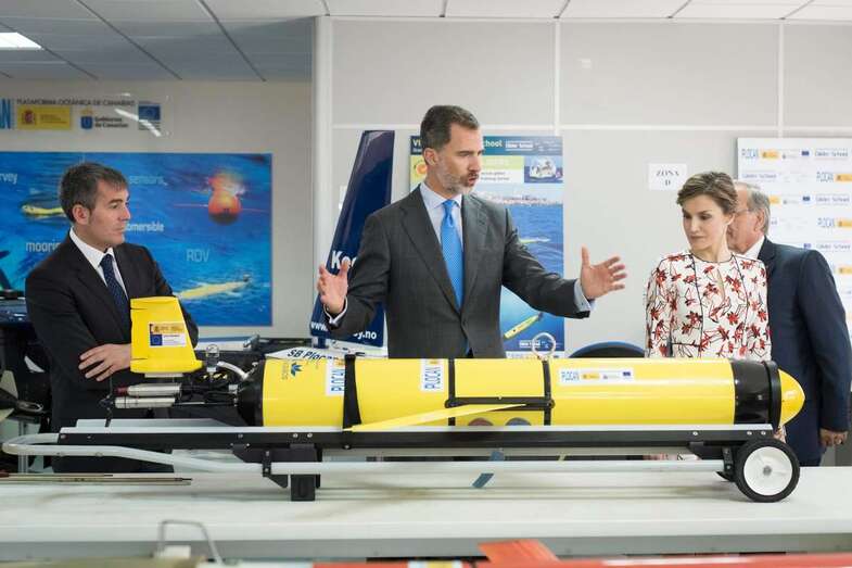 Los Reyes visitaron Telde para conocer las instalaciones de la Plocan (Foto TA)