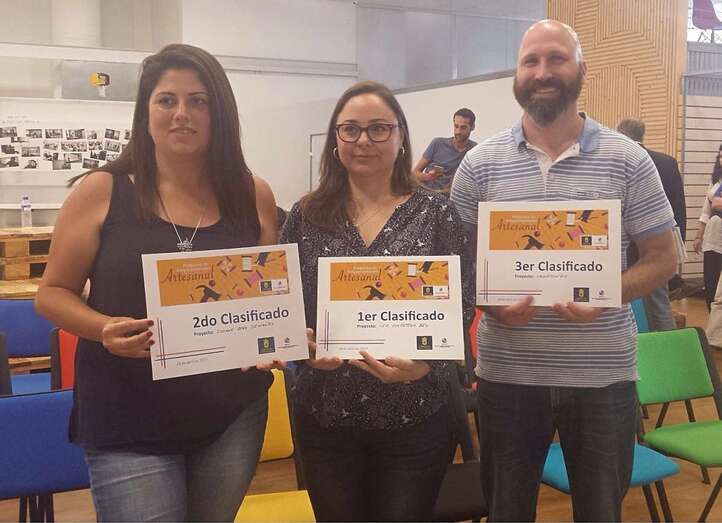 Los tres finalistas del Programa de Aceleración de Emprendimiento Artesanal (Foto TA)