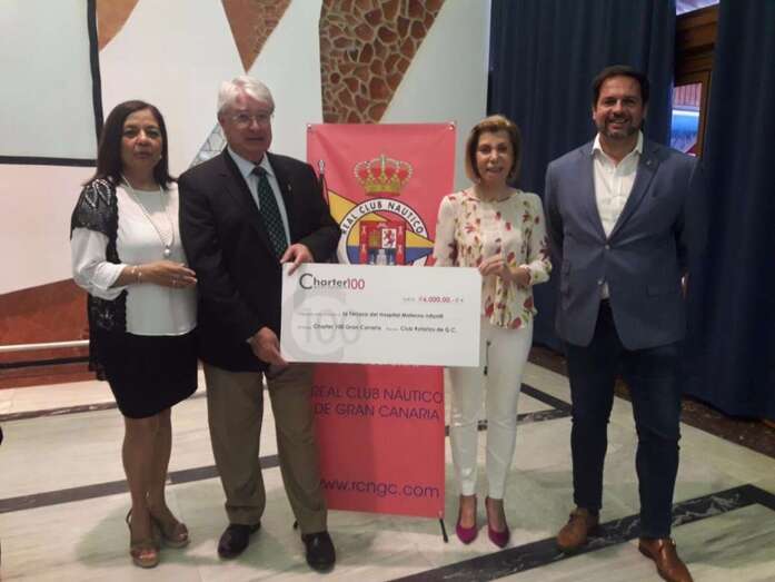 Acto de entrega del cheque (Foto TA)