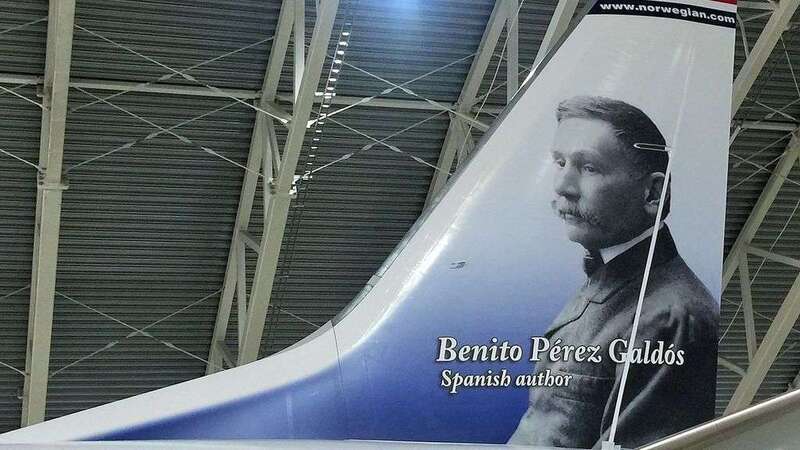 Uno de los Boeing 737-800 de Norwegian lucirá en su cola un retrato del escritor grancanario (Foto TA)