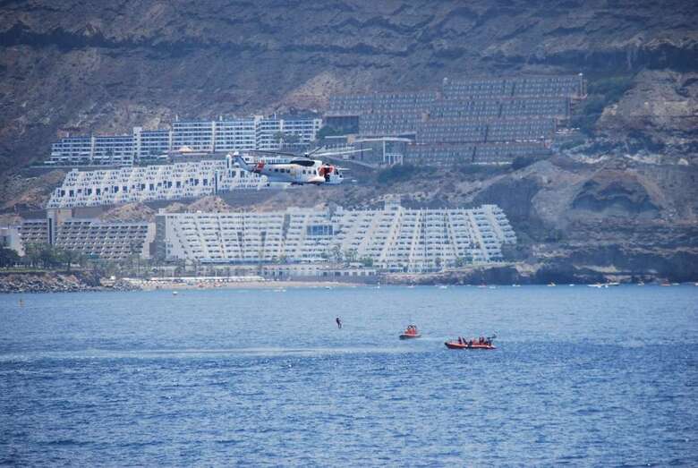 El ejercicio se realizó este martes a unos 500 metros del Puerto de Mogán (Foto TA)
