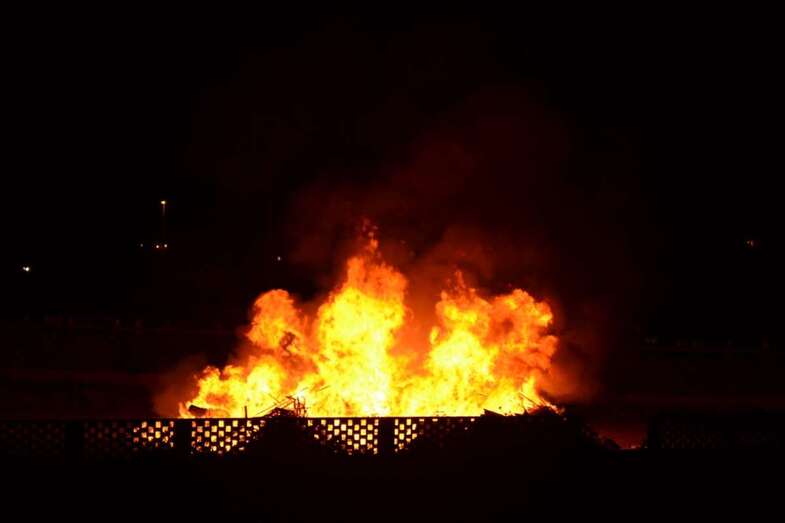 Imagen de archivo de una hoguera de San Juan (Foto TA)