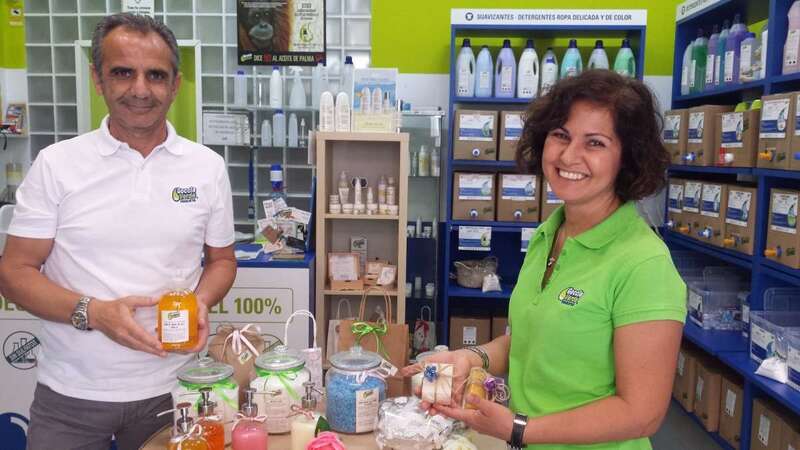 Los propietarios del negocio abierto en la capital grancanaria (Foto TA)