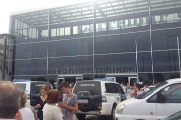 Desalojado el Centro Comercial Atlántico (Vecindario) por una maleta abandonada en un baño (Foto TA)