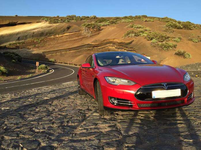 El Tesla P85D será uno de los grandes atractivos de este Salón del Vehículo Eléctrico de Gran Canaria (Foto TA)