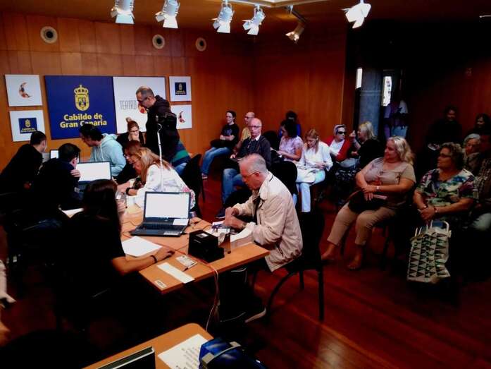 Imagen de la venta de abonos en el Cuyás (Foto TA)