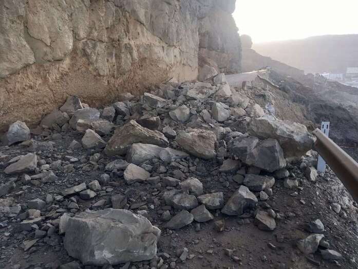 Imagen de la vía tras el desprendimiento (Foto TA)