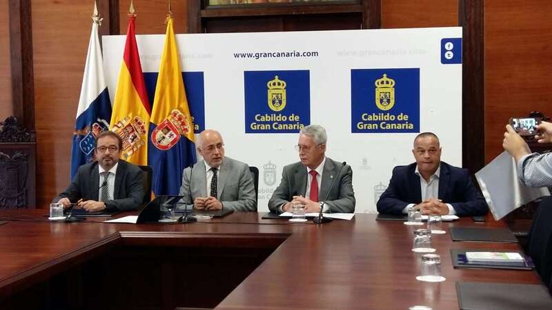 Momento de la firma del convenio (Foto TA)