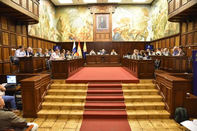 Imagen de archivo de un Pleno del Cabildo (Foto TA)