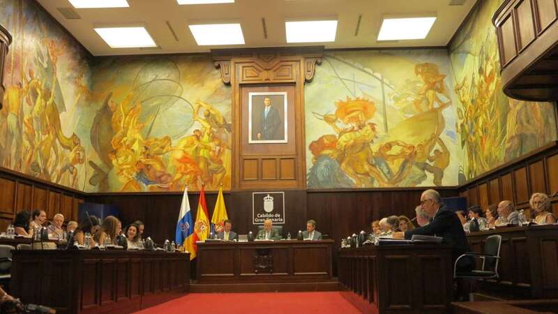 El pleno insular aprobó una moción este viernes instando al Gobierno de Canarias a implementar el céntimo verde (Foto TA)