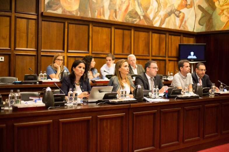 Consejeros del PP en un Pleno del Cabildo de Gran Canaria (Foto TA)
