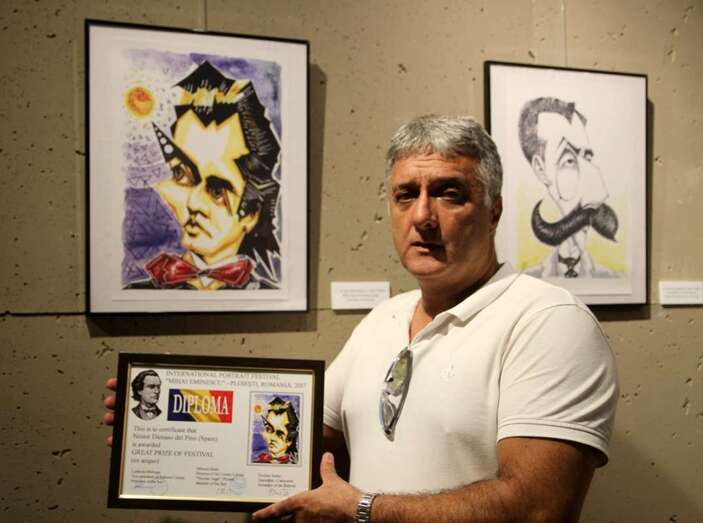 Dámaso del Pino, recimiento un diploma (Foto Jesús Ruiz)