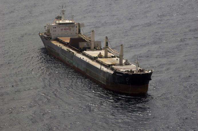 Imagen del MV Cheshire tras el incendio (Foto TA)