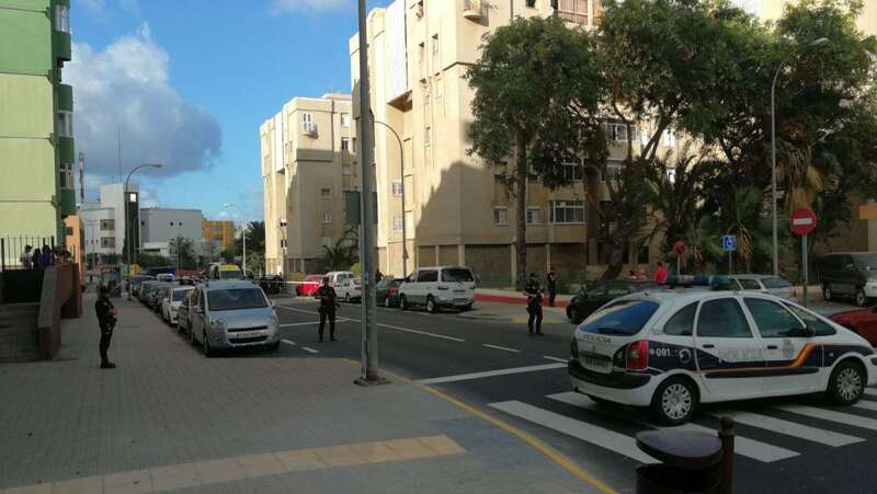 La Policía Nacional en el lugar donde se produjo el asesinato (Foto TA)