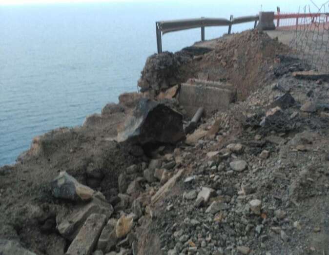 Imagen del desprendimiento que se registró esta pasada madrugada sobre la GC-500 (Foto TA)