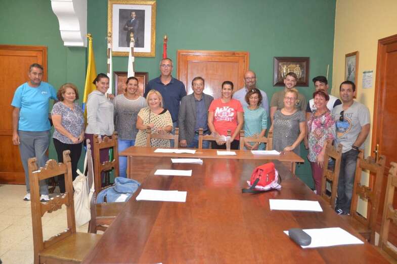 La presentación del grupo de vecinos que participarán en el proyecto, días atrás (Foto TA)