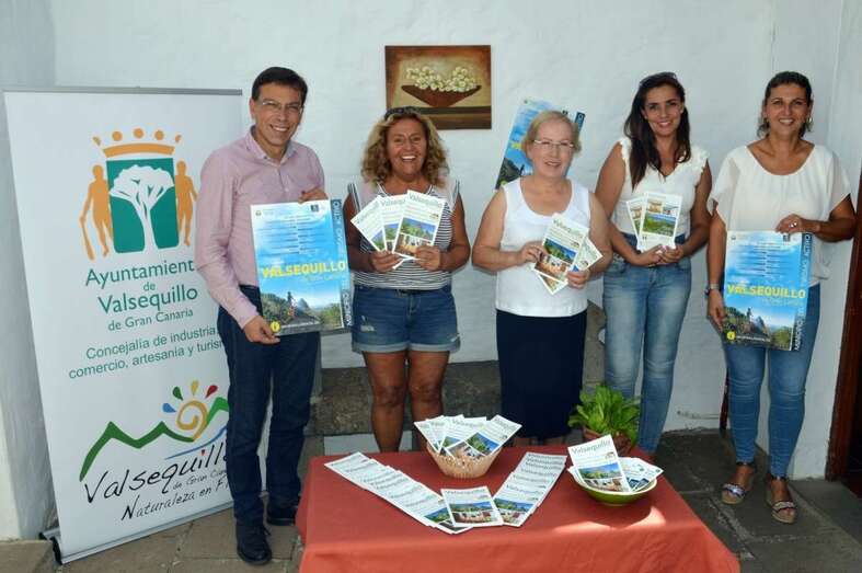 Presentación de la guía de viviendas vacaciones y casas rurales de Valsequillo (Foto TA)