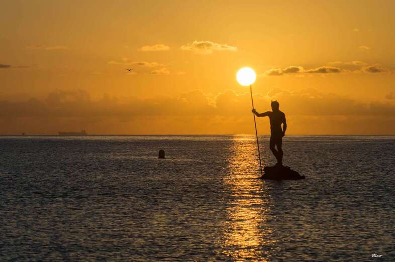 Amanecer en la bahía de Melenara (Foto Antonio Rico)