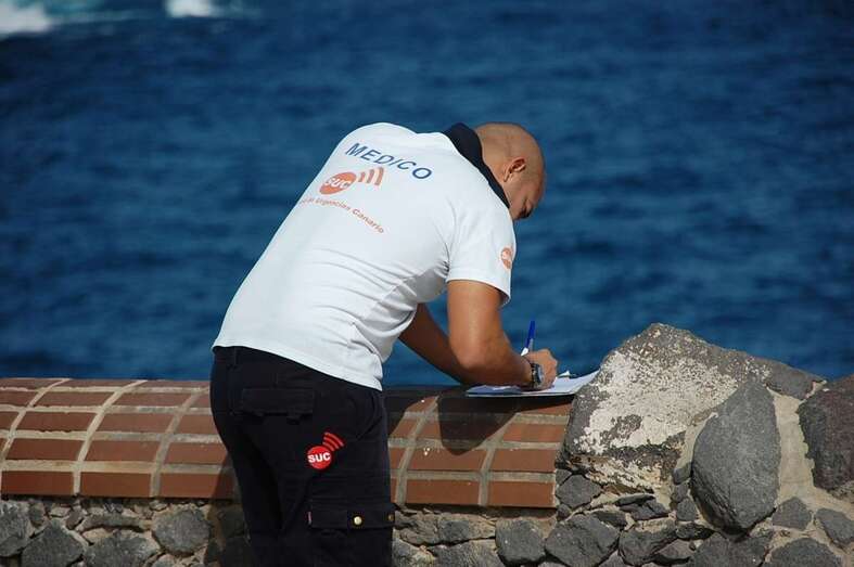 Imagen de archivo de una actuación del SUC en la costa de Telde (Foto TA)