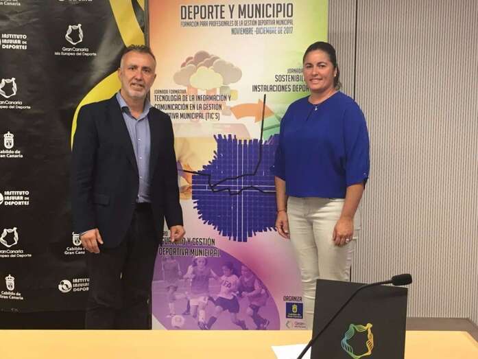 El consejero de Deportes, Ángel Víctor Torres, presentó hoy el programa (Foto TA)