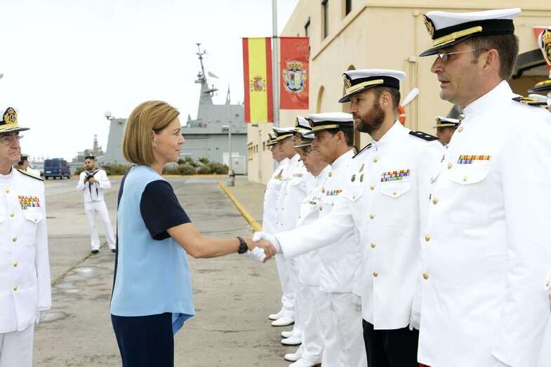 La ministra de Cospedal, durante una reciente visita a la Base Naval (Foto TA)
