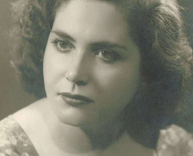 Archivo. La poetisa y artista plástica Pino Ojeda (Foto TA)